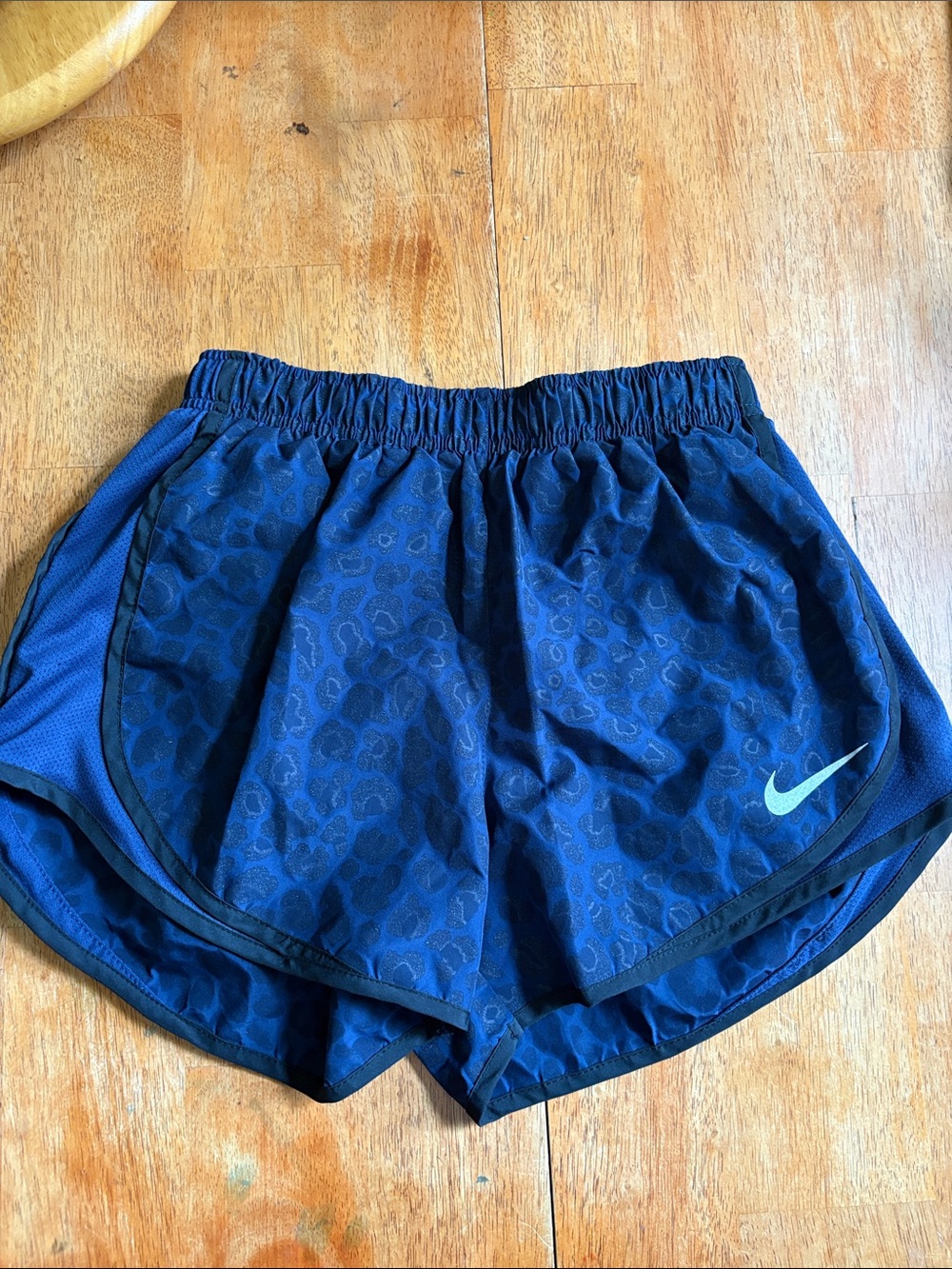 LADIES NIKE RUNNING SHORTS